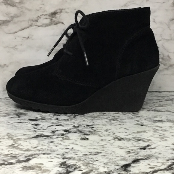 White Mountain Women's Black Ankle Lace Up Booties - Picture 2 of 12